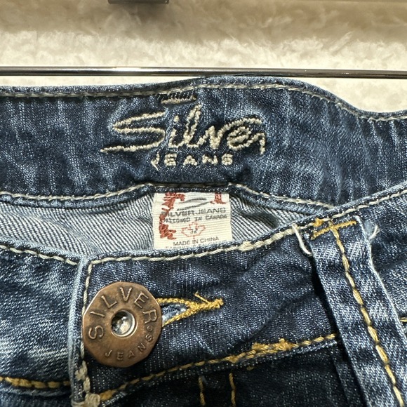 Silver Eden Boot Cut Distressed Medium Wash Embroidered Denim Size 32 - Picture 3 of 13